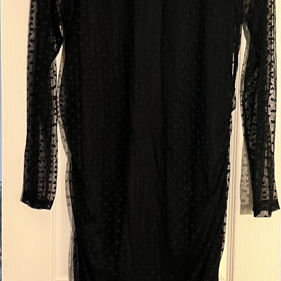 Black dress - Picture 3 of 3